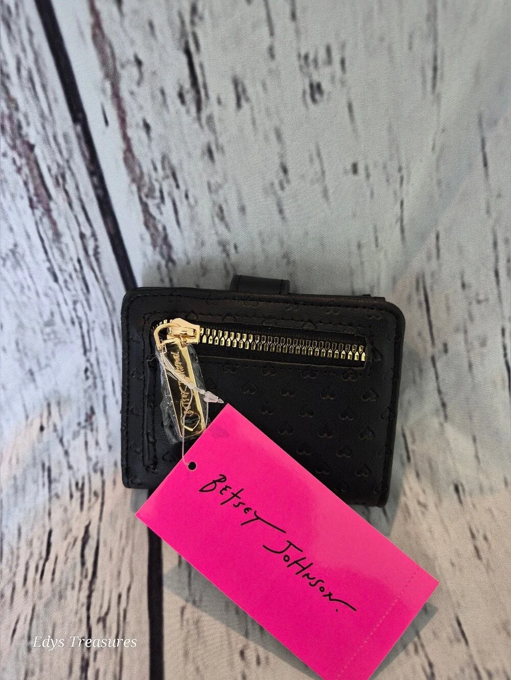Betsey Johnson Black Heart Embossed Bifold Wallet NWT Compact Snap Wallet - Picture 4 of 9